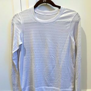 Lululemon White Swiftly Breathe - long sleeve